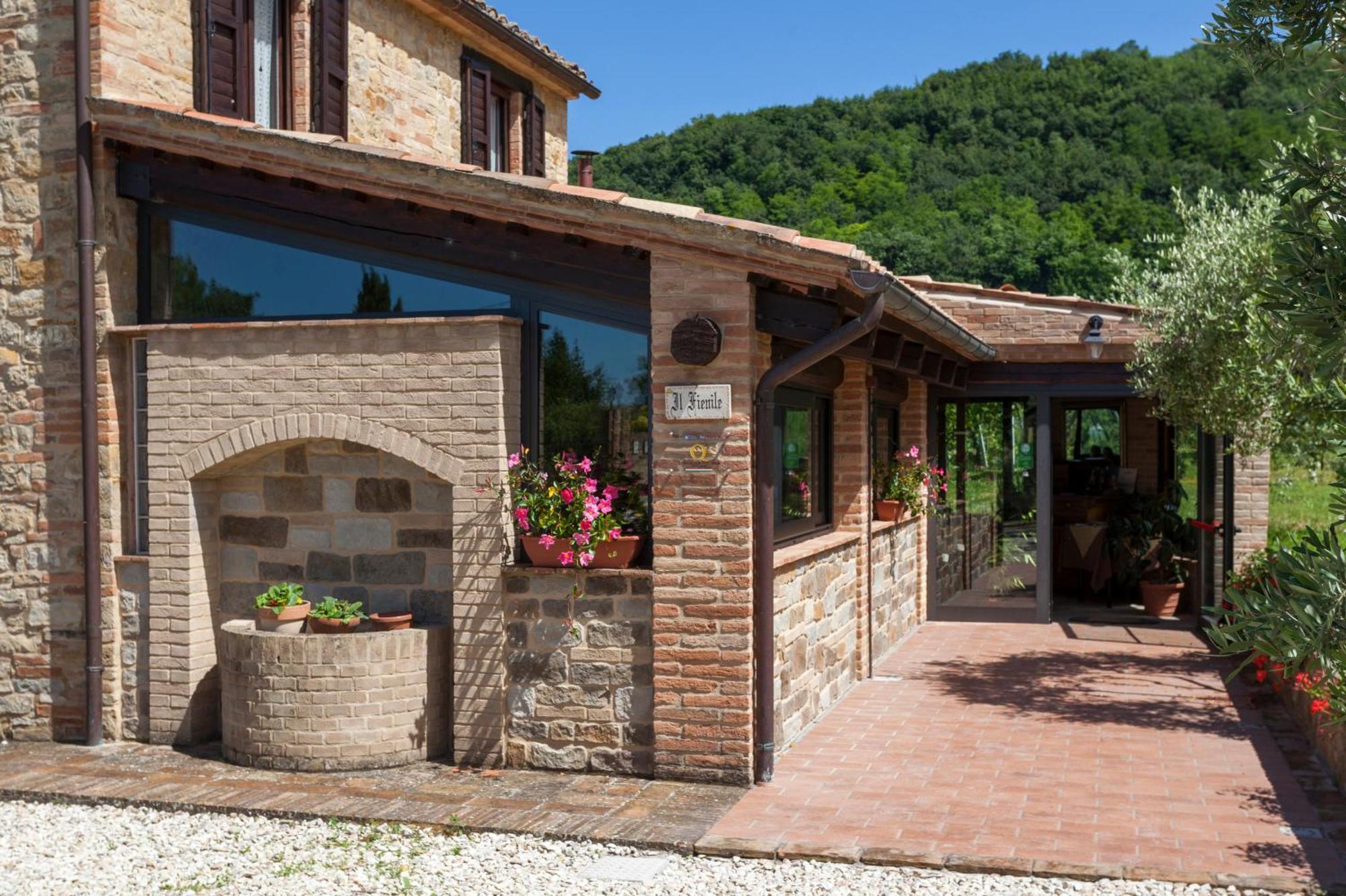 Agriturismo Tre Querce Penna San Giovanni Екстериор снимка